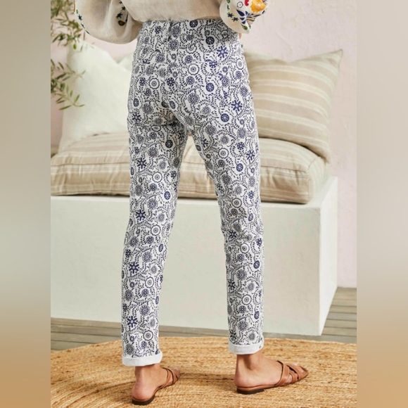 Boden Mid-Rise Girlfriend Jean - Picture 2 of 13